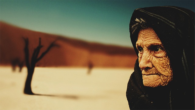 old-woman-574278_640